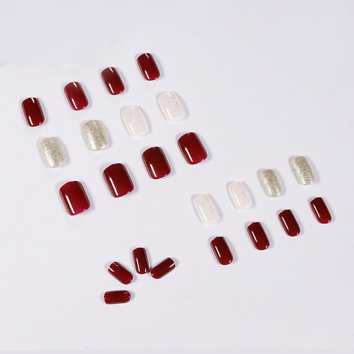 Elegant and luxurious nail art Stornfield