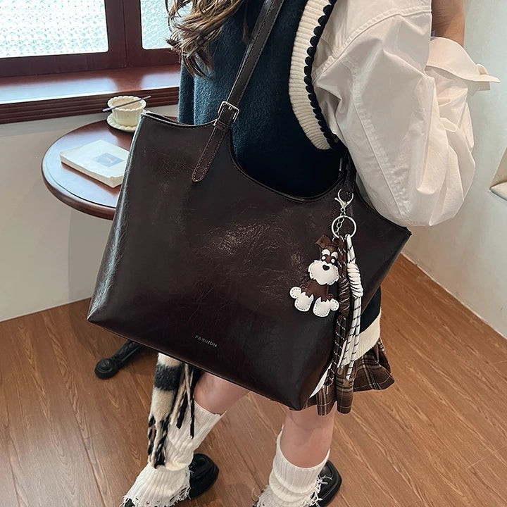 Luxurious Textured Leather Tote Stornfield