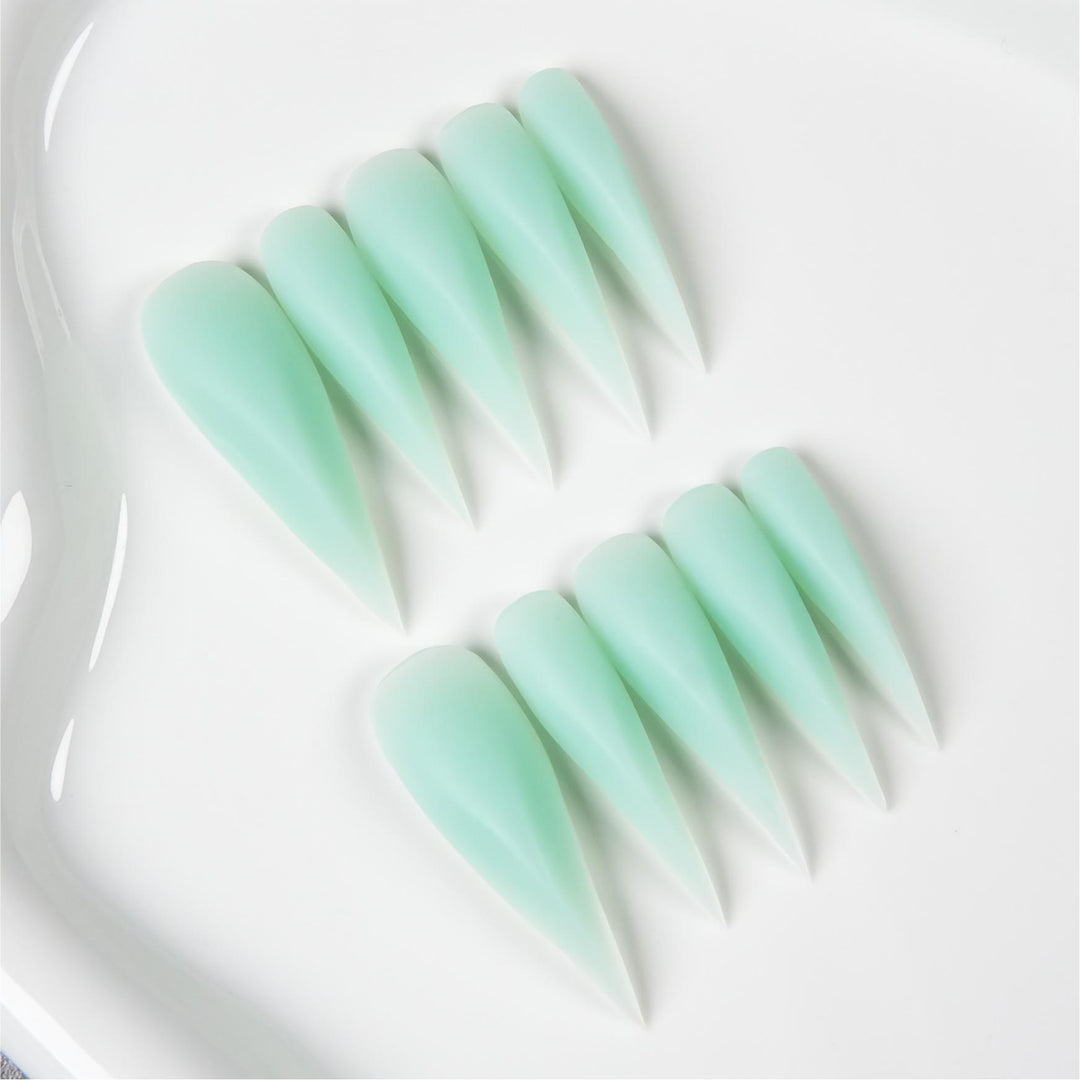 Stiletto Press-On Nail Set with Glossy Finish  1791255100