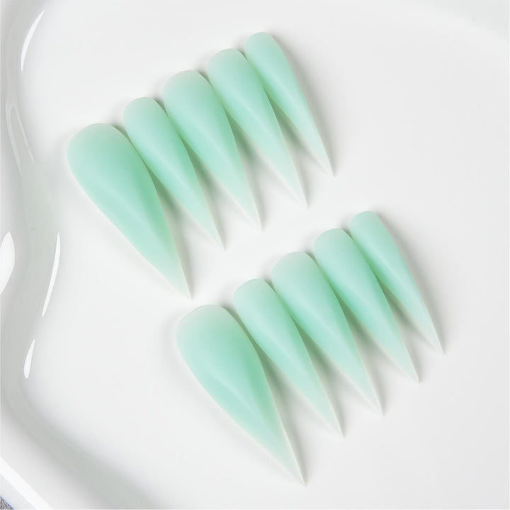 Stiletto Press-On Nail Set with Glossy Finish  1791255100