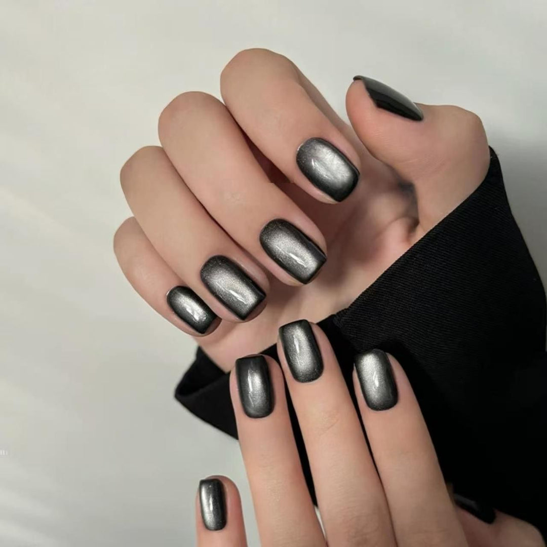 Artificial nails with modern night motif Stornfield