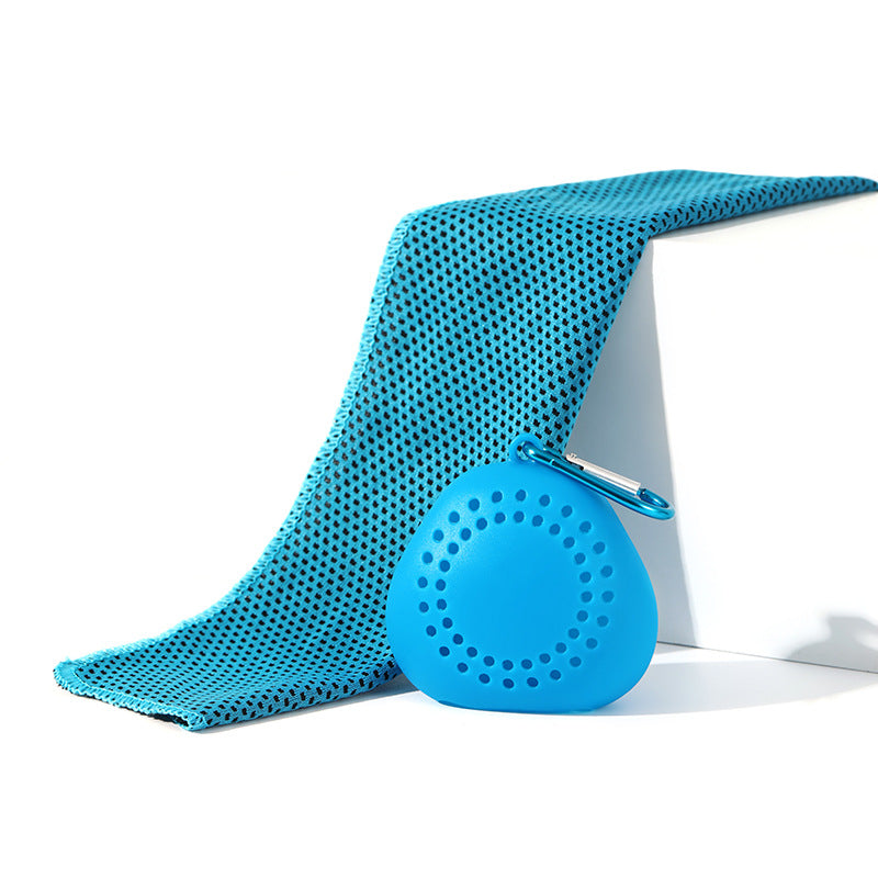 Unisex cooling towel in storage case Stornfield