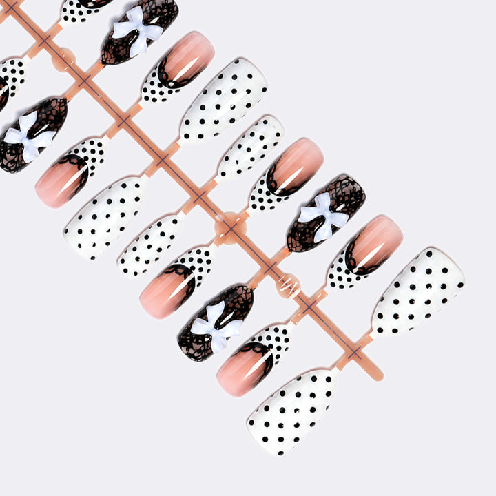 Artificial nail set with elegant tip design Stornfield