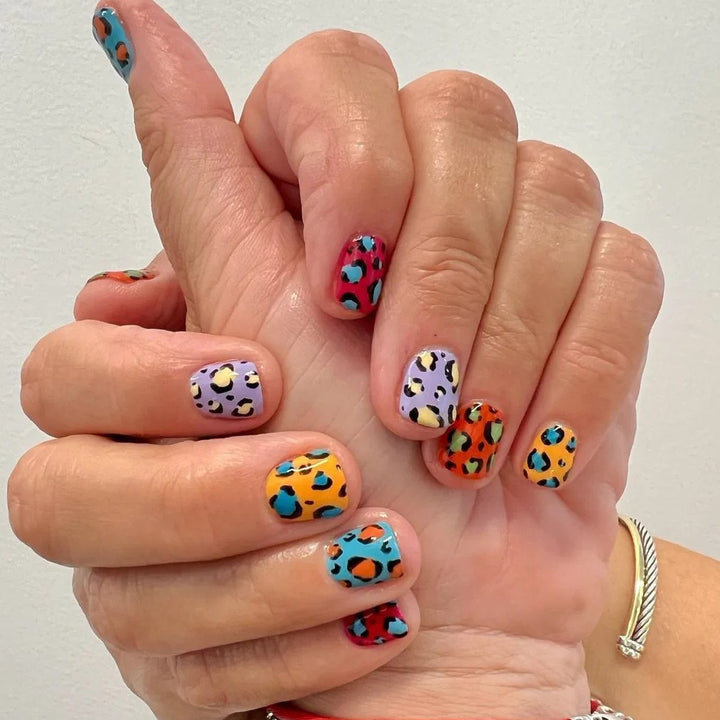 Acrylic nail set with wild leopard pattern Stornfield