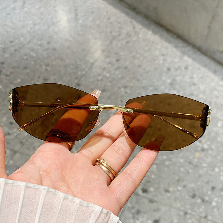 Women's fashionable sunglasses with innovative checkered design Stornfield