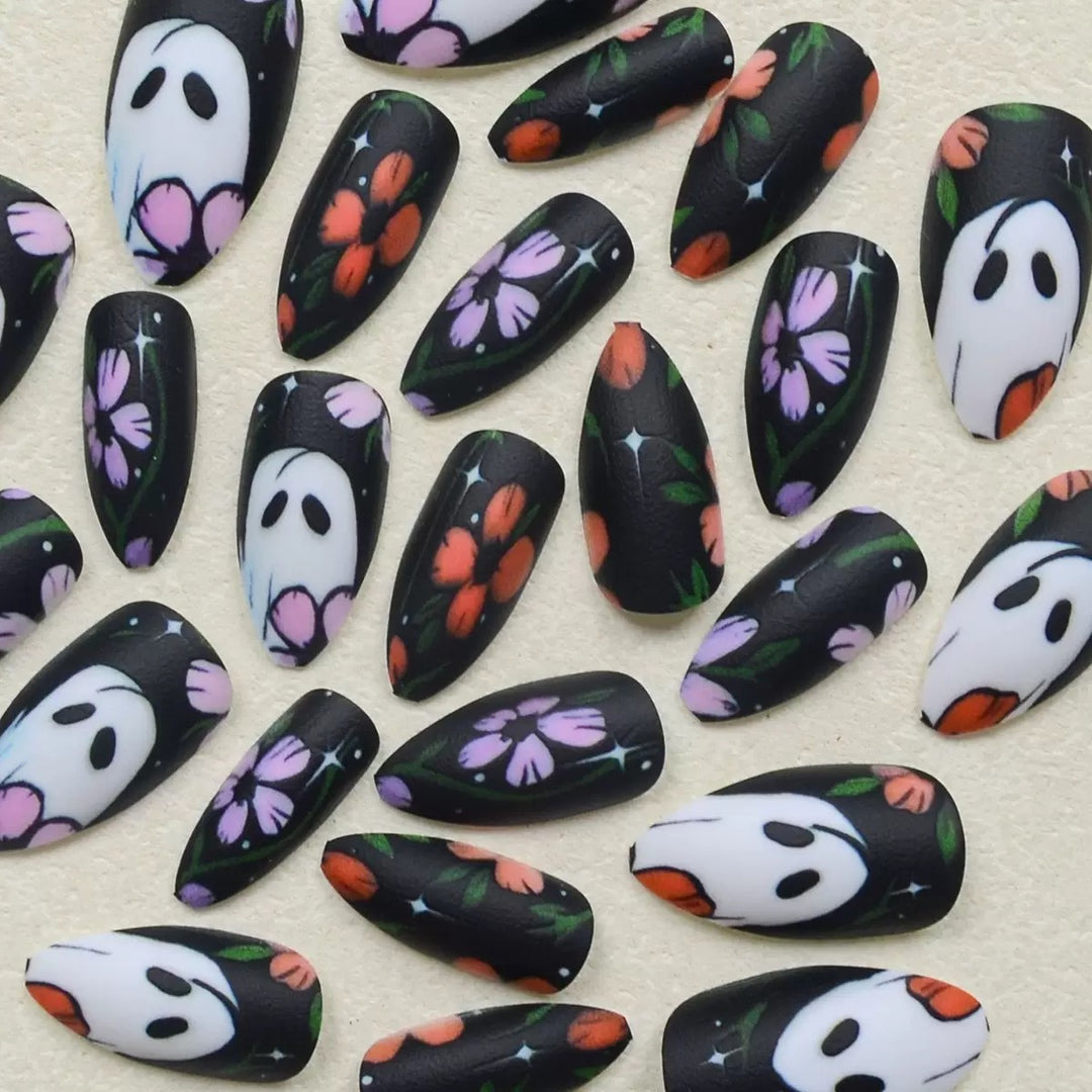 Artificial nail set with floral and spooky designs Stornfield