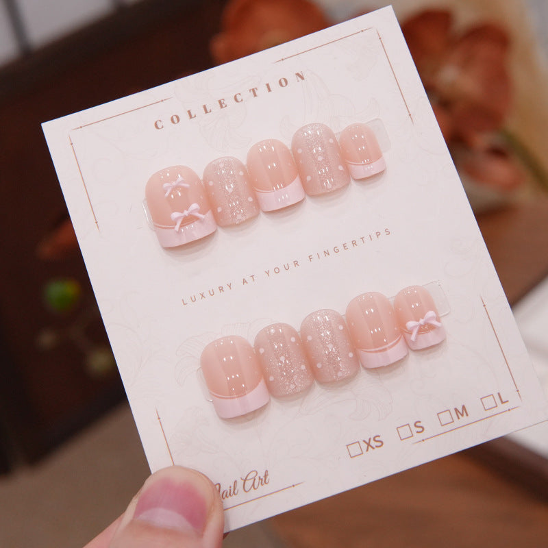 Luxury Press-On Nail Art with Elegant Design
