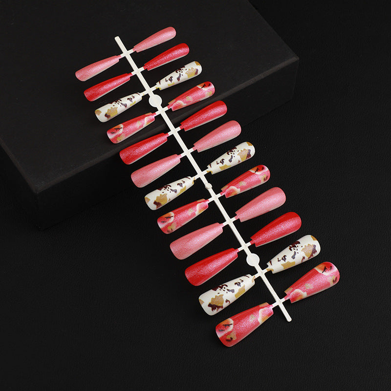 Artificial nails in an elegant design with a modern play of colors Stornfield