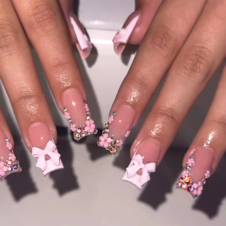 Artificial Nails with Floral Applications Stornfield