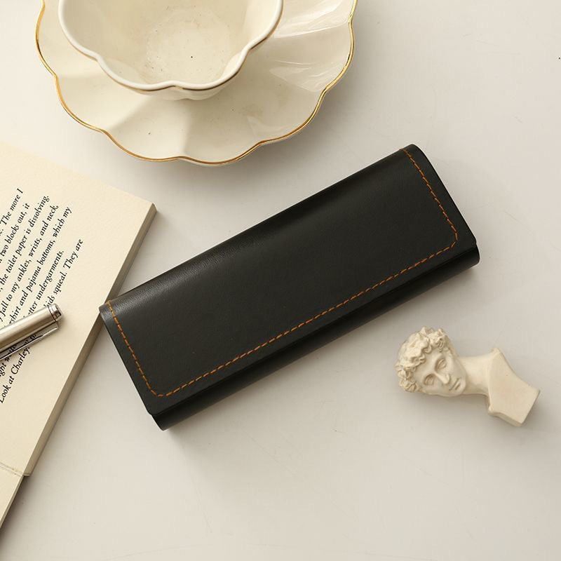 Elegant glasses case made of premium leather Stornfield