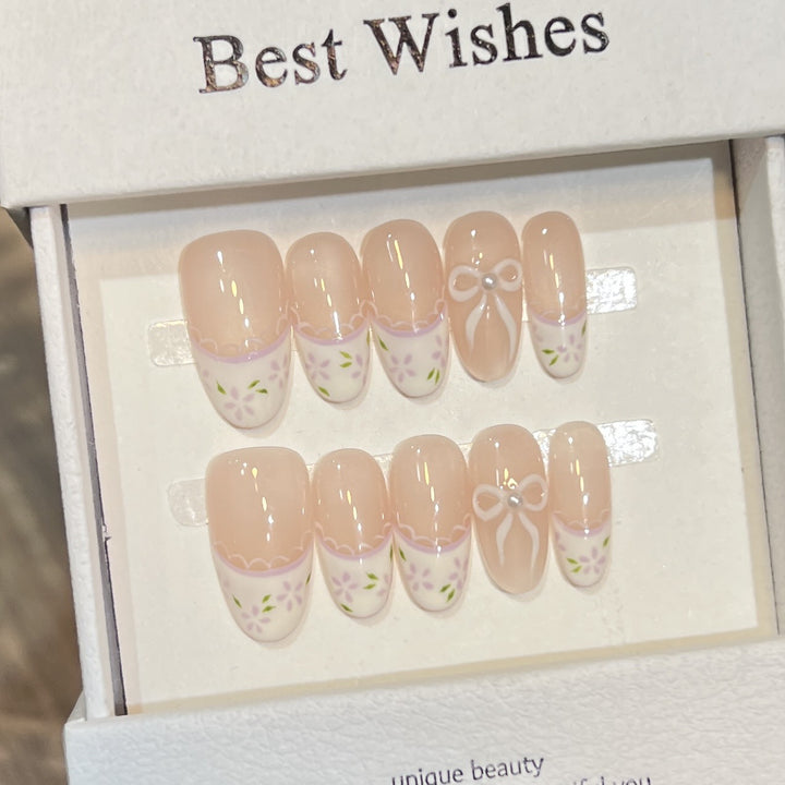 Elegant Reusable Press-On Nail Art Set