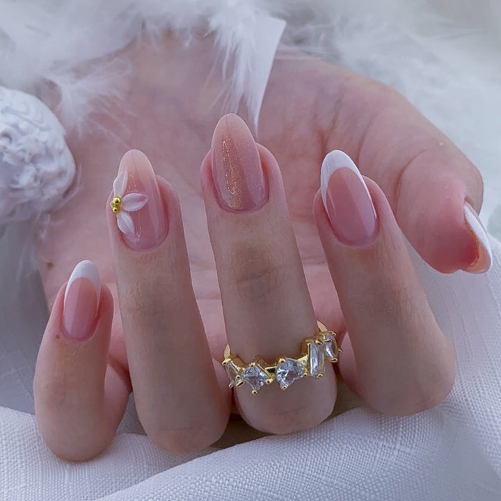 Artistic Floral Press-On Nails Set with Elegant Detailing Stornfield
