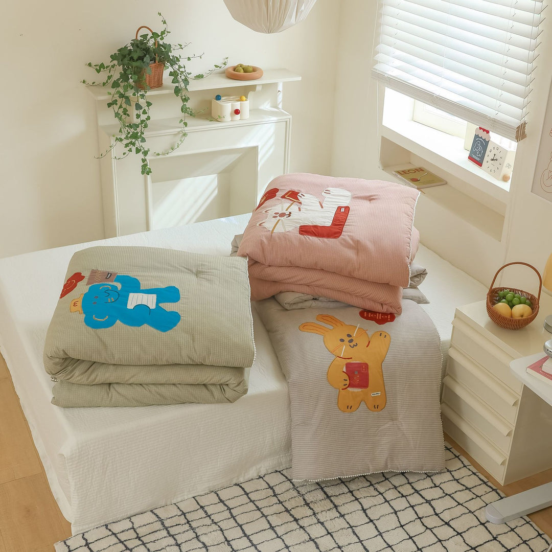 Oversized Cotton Sateen Channel-Quilted Comforter with Playful Cat Appliqué