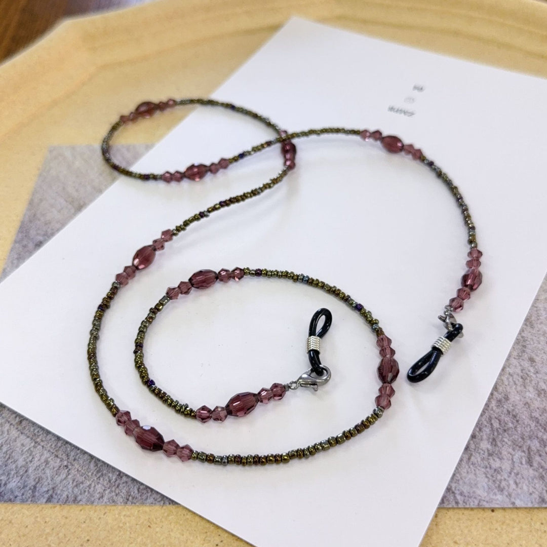 Adjustable Beaded Eyewear Chain Stornfield