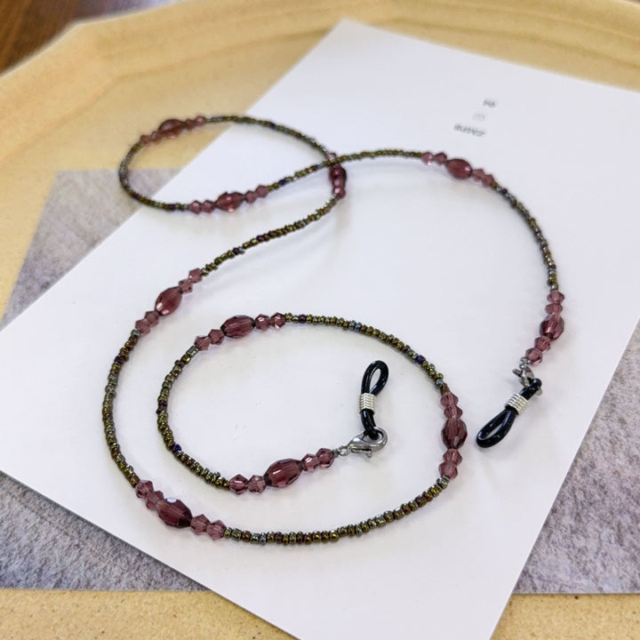 Adjustable Beaded Eyewear Chain Stornfield