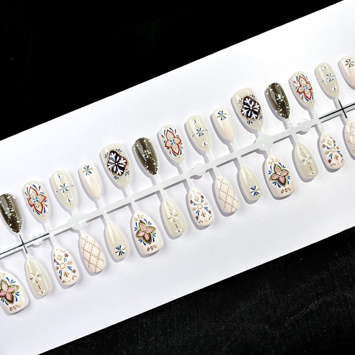 Artistic Seasonal-Inspired Press-On Nails