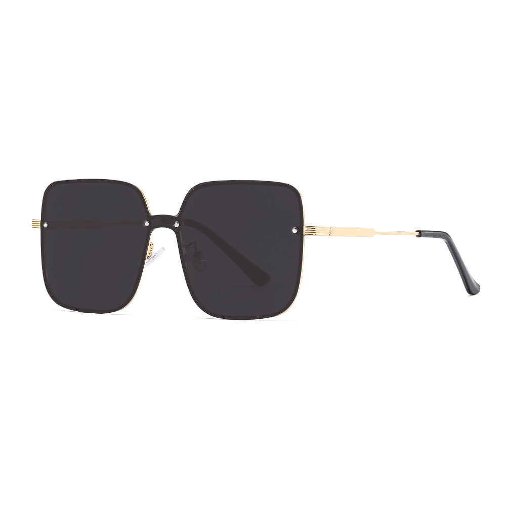 Women's sunglasses in an eccentric square design with a high-quality metal frame Stornfield