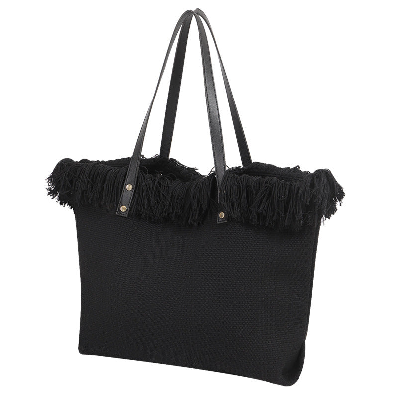 Beach bag with eye-catching fringe edge Stornfield