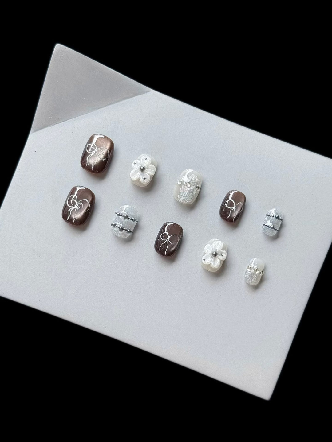 Decorative Nail Art Press-On Set