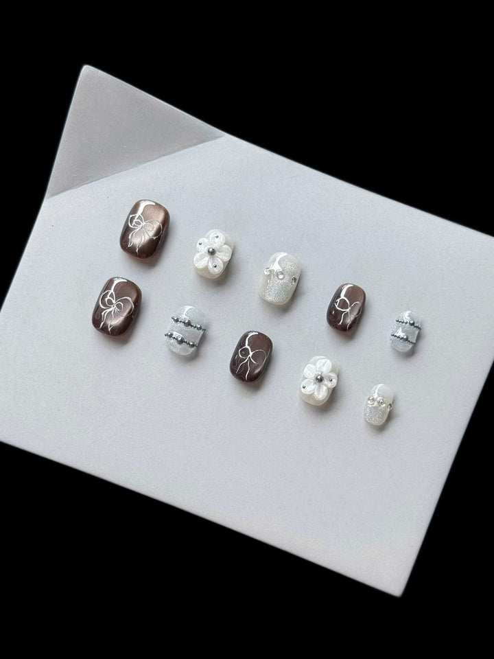 Decorative Nail Art Press-On Set