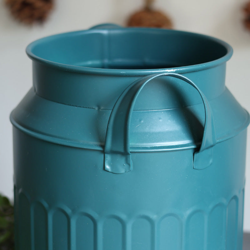 Stylish metal storage unit Stornfield