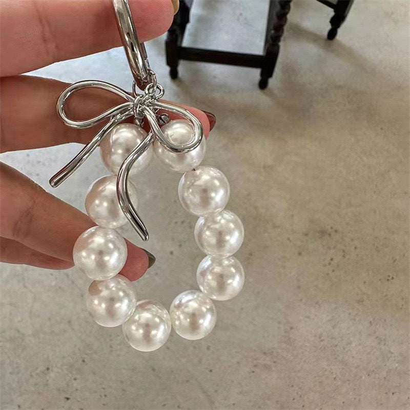 Charming Bow and Bead Keychain Stornfield