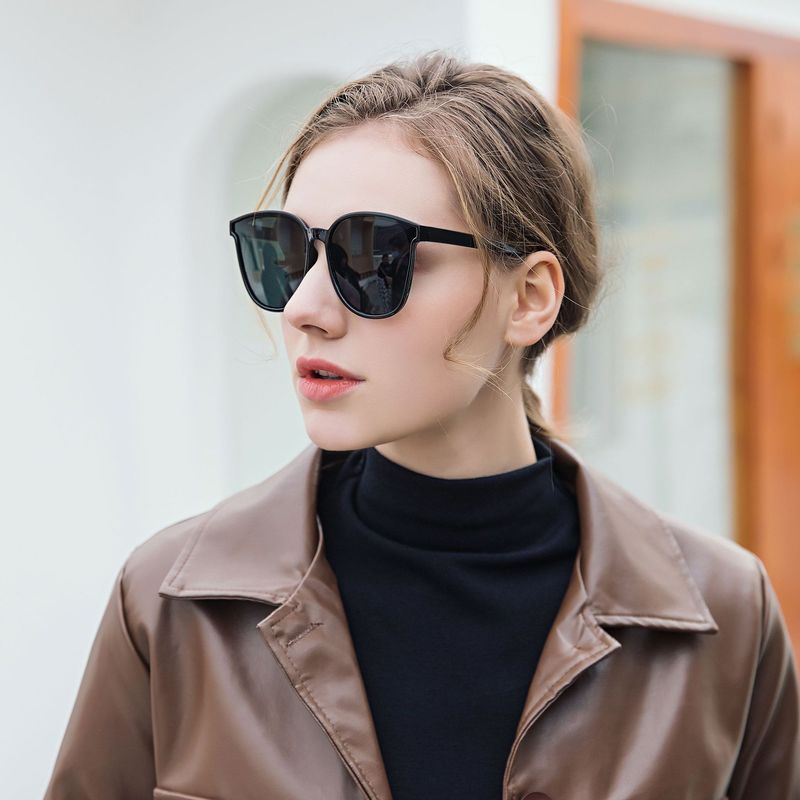 Women’s Fashion Sunglasses in Cat-Eye Style Stornfield