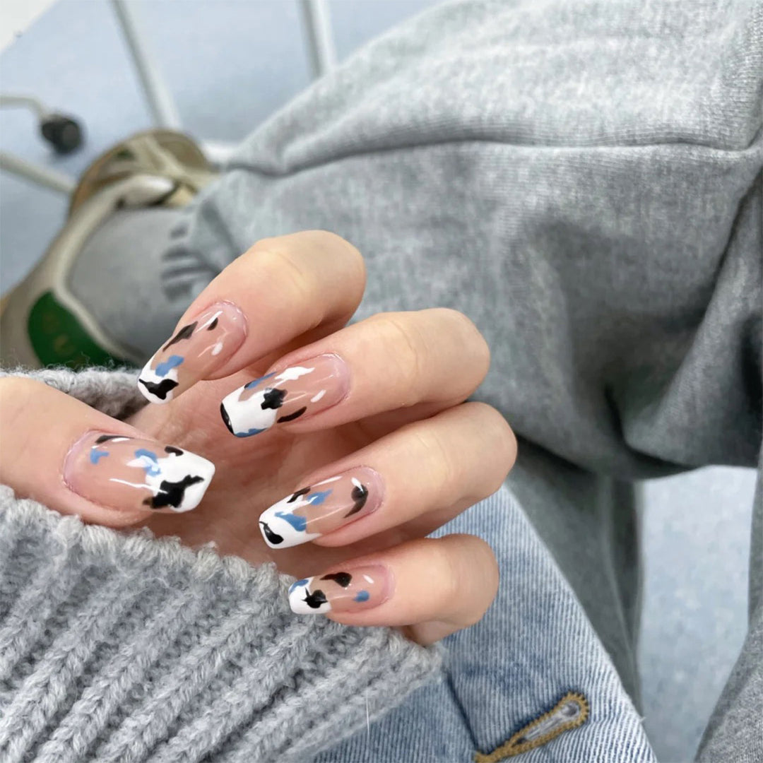 Artificial nail art with modern color pattern Stornfield
