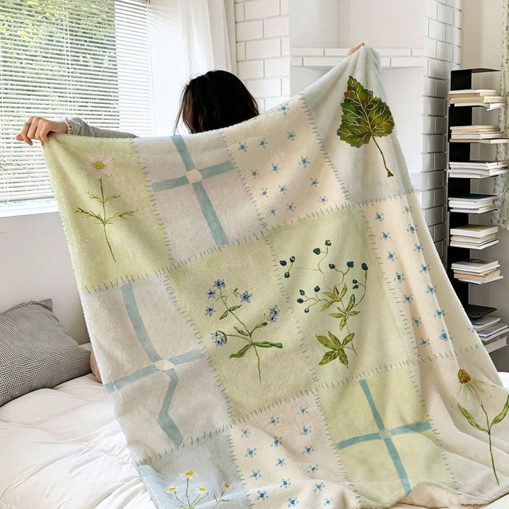 Floral Pattern Plush Throw Blanket