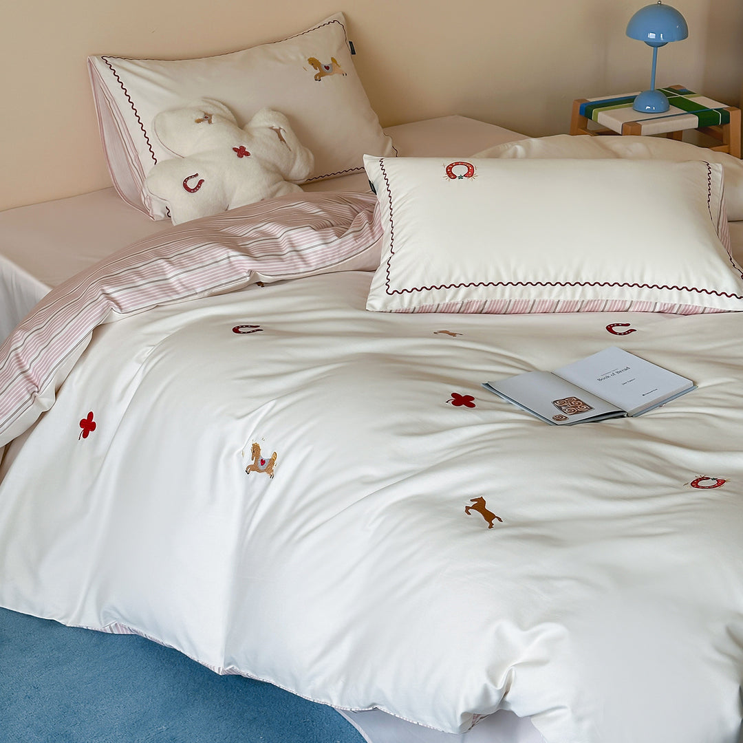 Embroidered Horse-Accent Satin-Feel Duvet Cover Set with Scalloped Piping