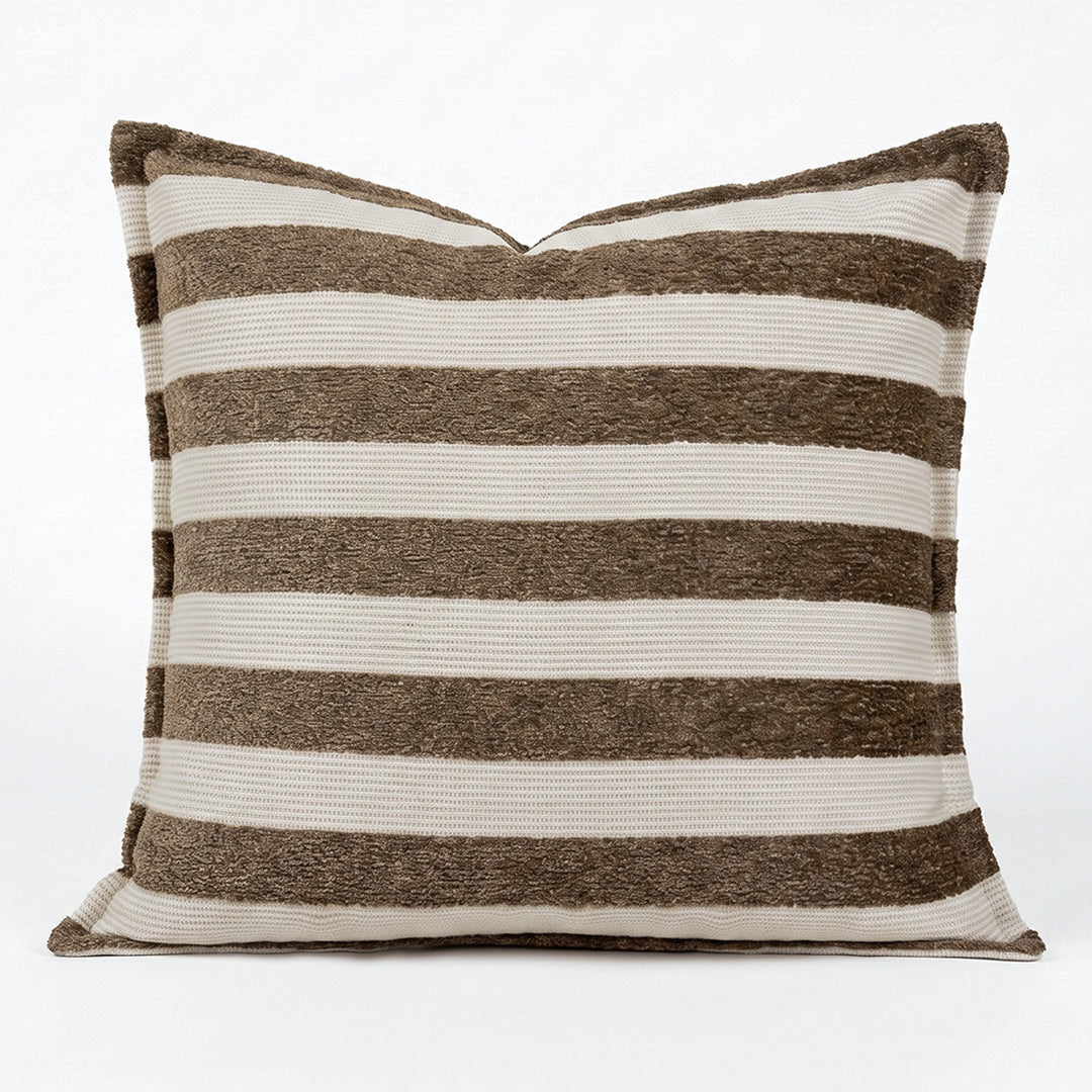 Decorative cushion with tassels