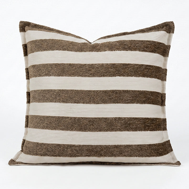 Decorative cushion with tassels