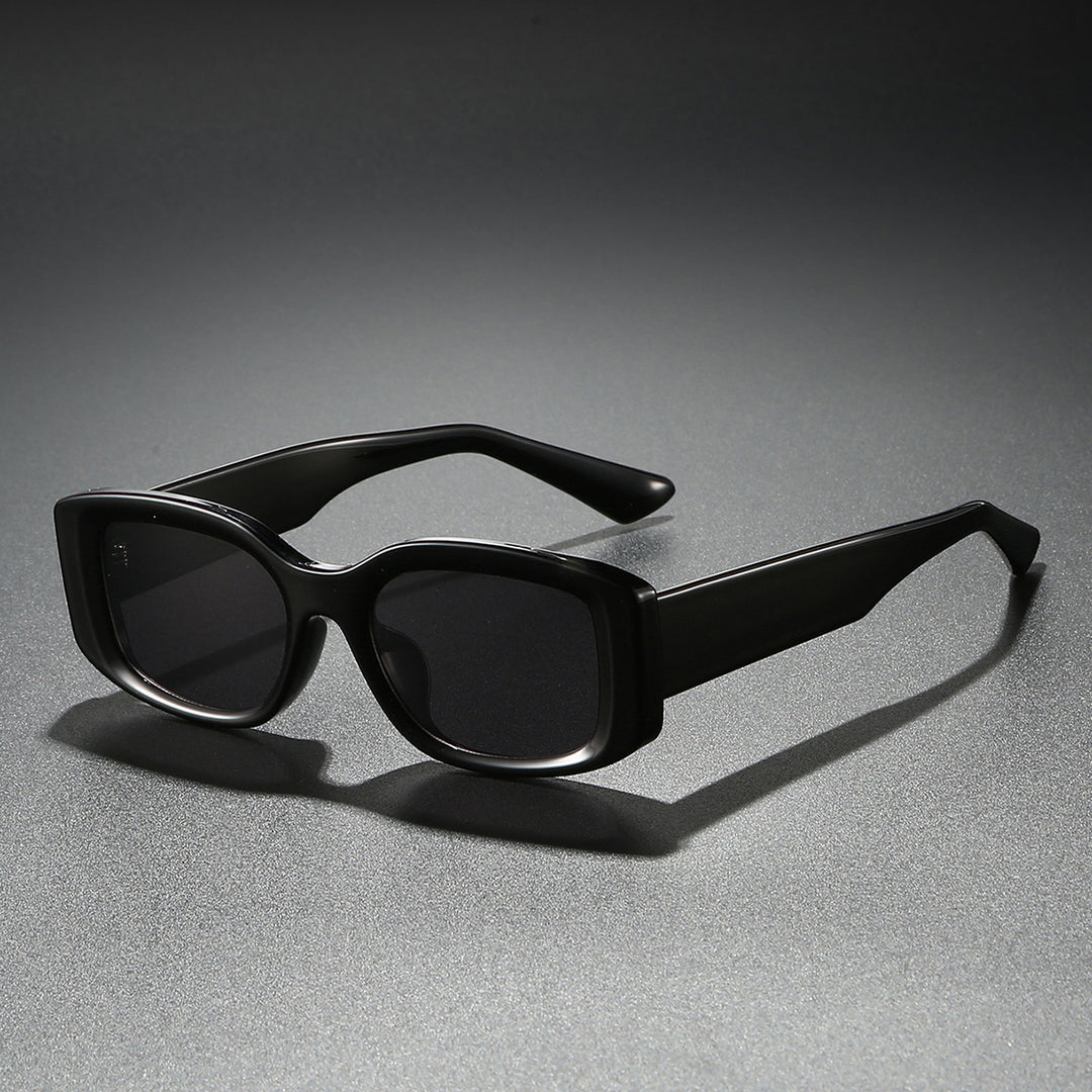 Ladies stylish sunglasses in a trendy, square frame Stornfield