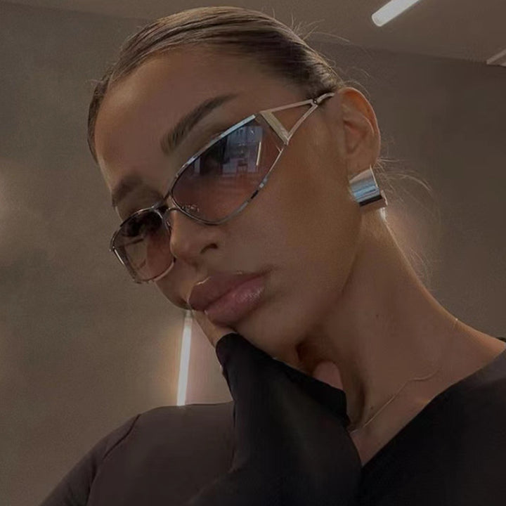 Ladies sporty sunglasses with modern frame Stornfield