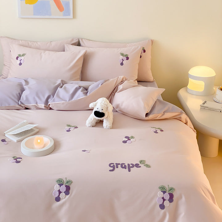 Bedding complete set made of cotton satin with dessert party motif and reversible pillowcases
