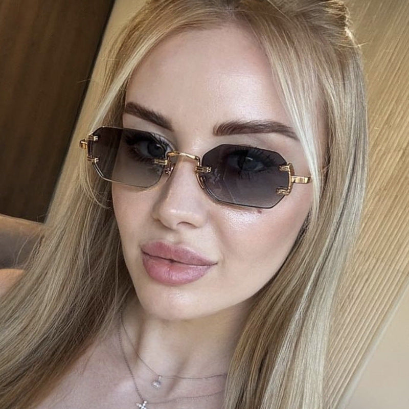 Ladies geometric sunglasses with luxurious metal frame and protective UV filter Stornfield