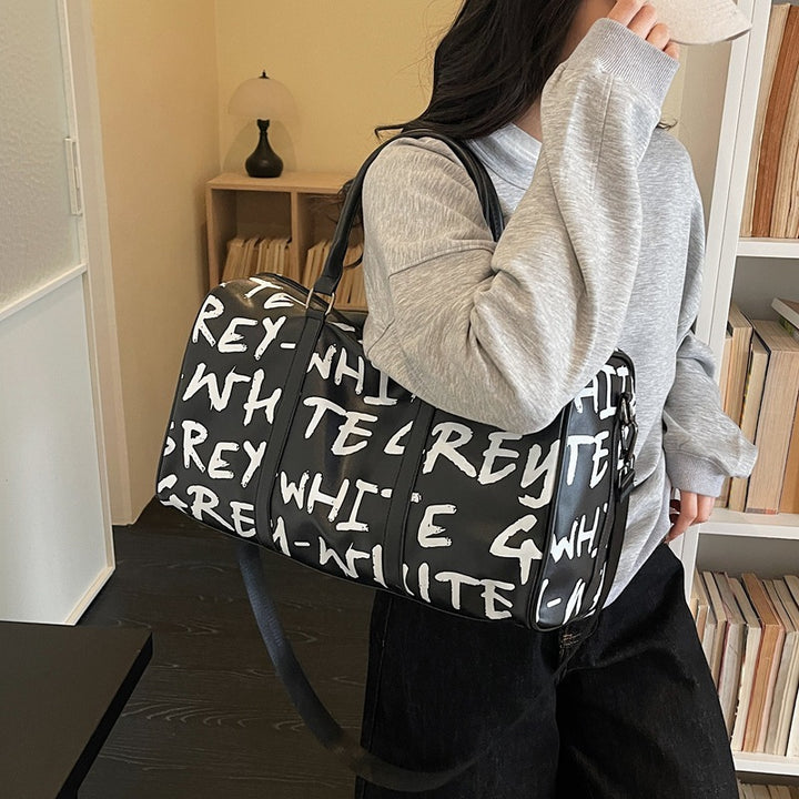 Sporty travel bag with innovative lettering Stornfield