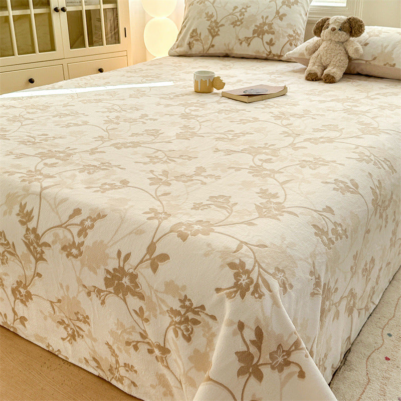 Reversible lightweight bedspread with floral butterfly jacquard texture
