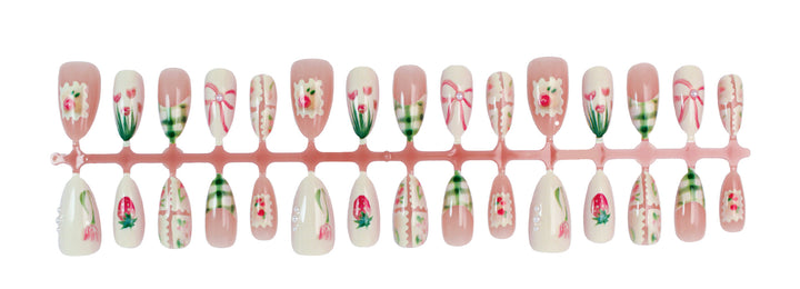 Artificial nail set with elegant floral and fashionable accents Stornfield