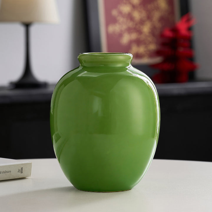 Elegant ceramic vase for stylish living spaces Stornfield