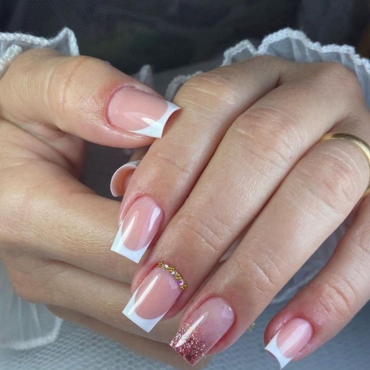 Glamorous Art Nails Stornfield