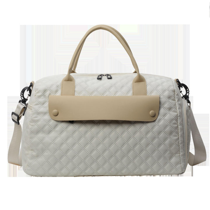 Sporty travel bag with ergonomic carrying system and water-repellent material Stornfield