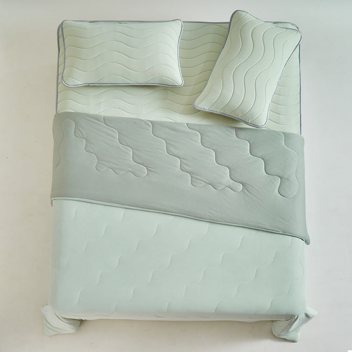 Wende-duvet-cover-and-topper-set-with-wave-quilting-and-contrast-piping