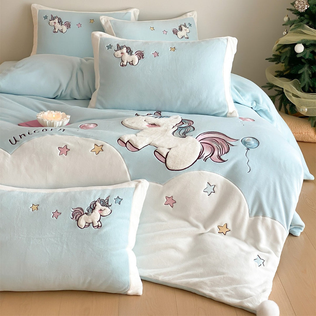 Plush Appliqué Unicorn Bedding Set with Quilted Cloud Motif and Decorative Shams