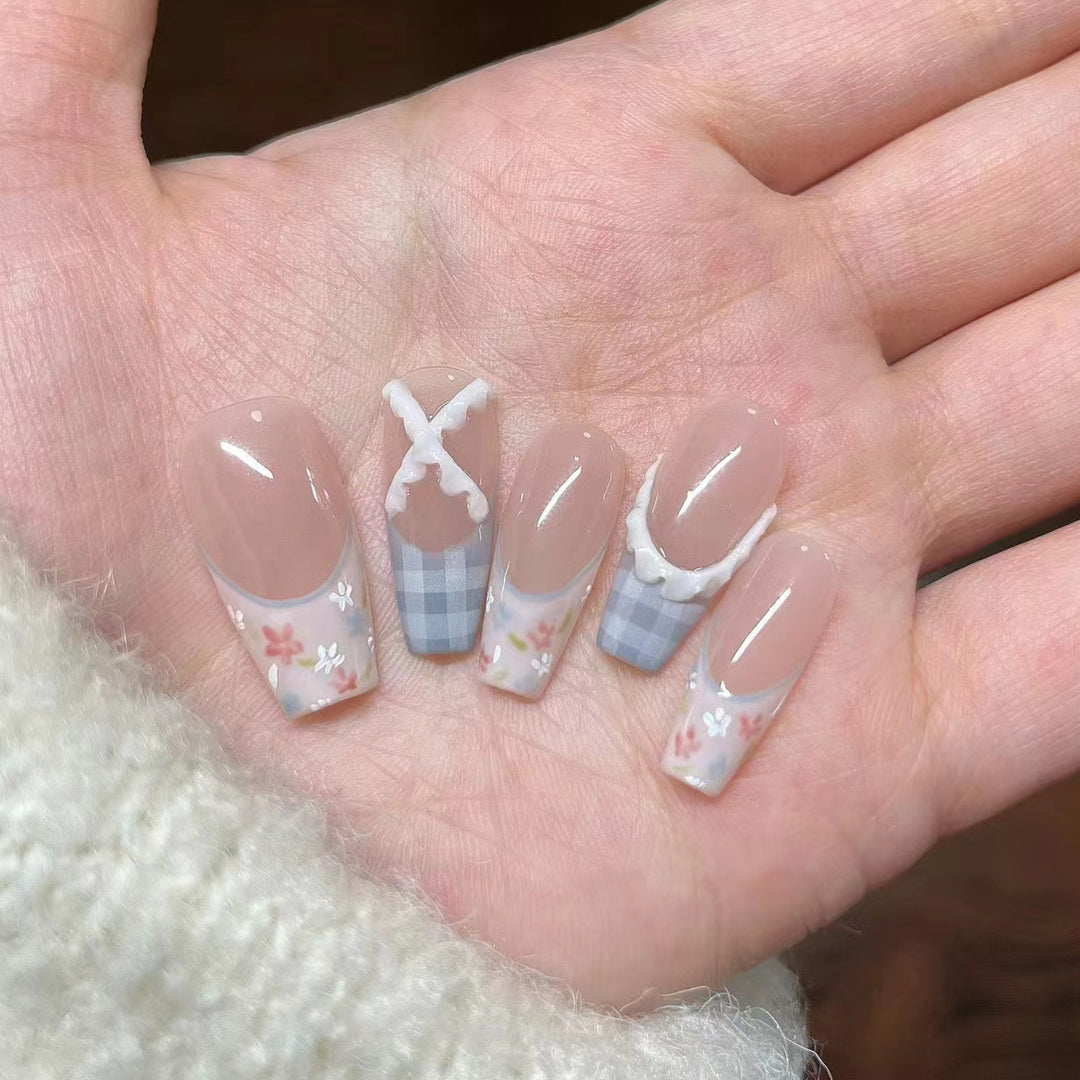 Floral Design Acrylic Press-On Nail Set Stornfield