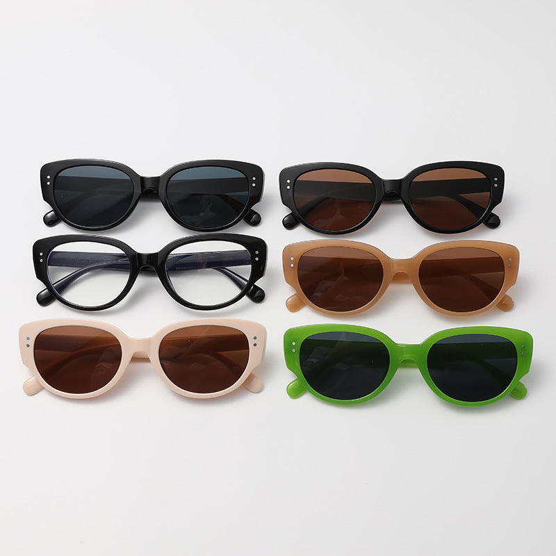 Ladies fashionable Cat-Eye glasses with trendy thick frame Stornfield