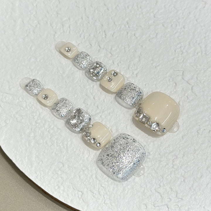 Elegant Press-On Nail Art Set with Sparkling Accents