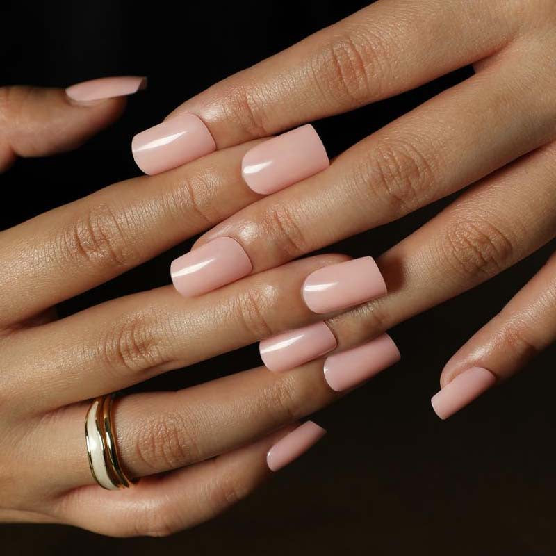 High-Quality Artificial Nails Stornfield
