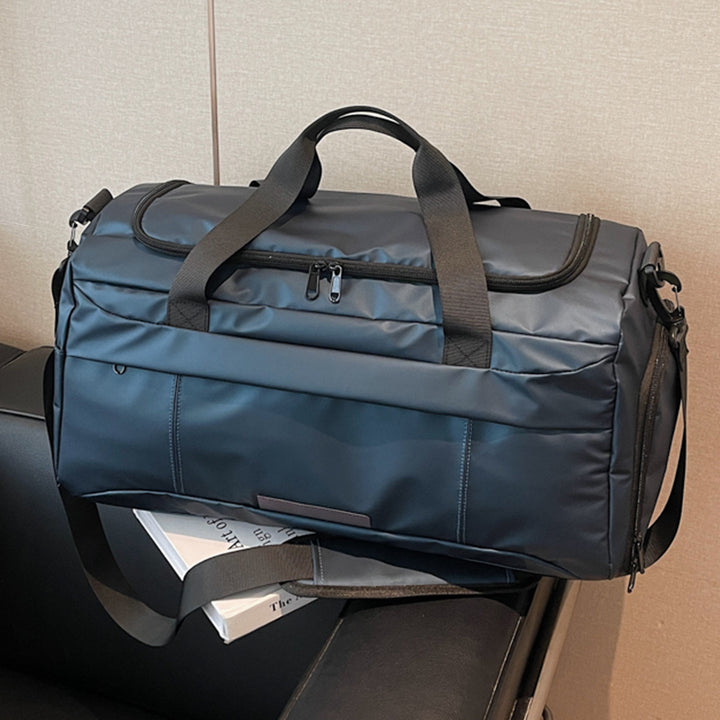 Sporty travel bag with insulated lining Stornfield