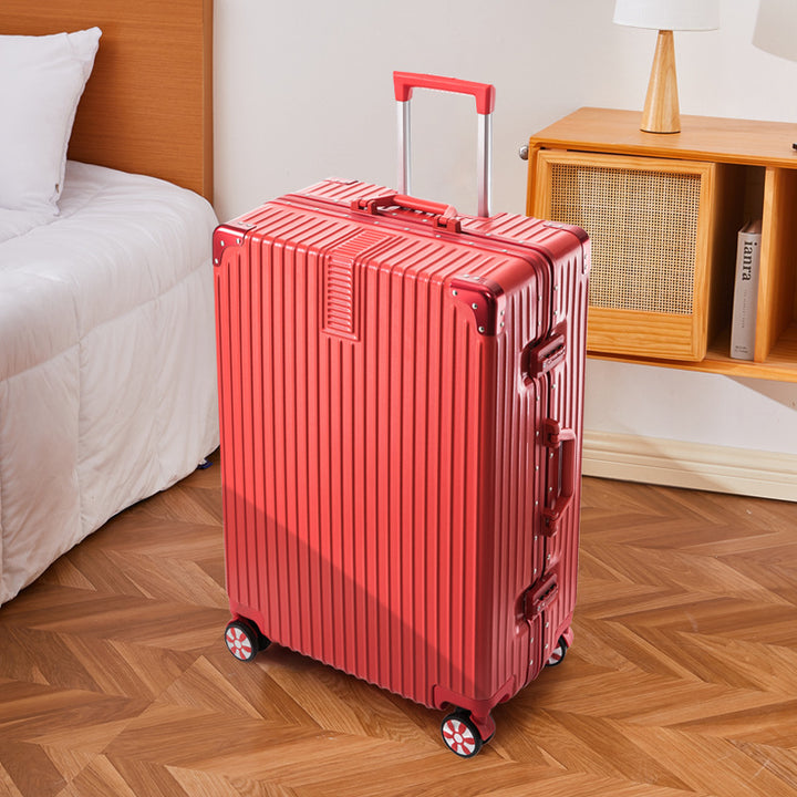 Rugged Multi-Compartment Roller Luggage Stornfield